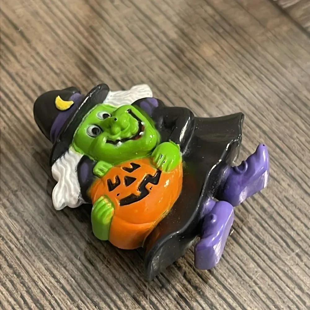 Vintage 1990’s RUSS Witch with Pumpkin Pin